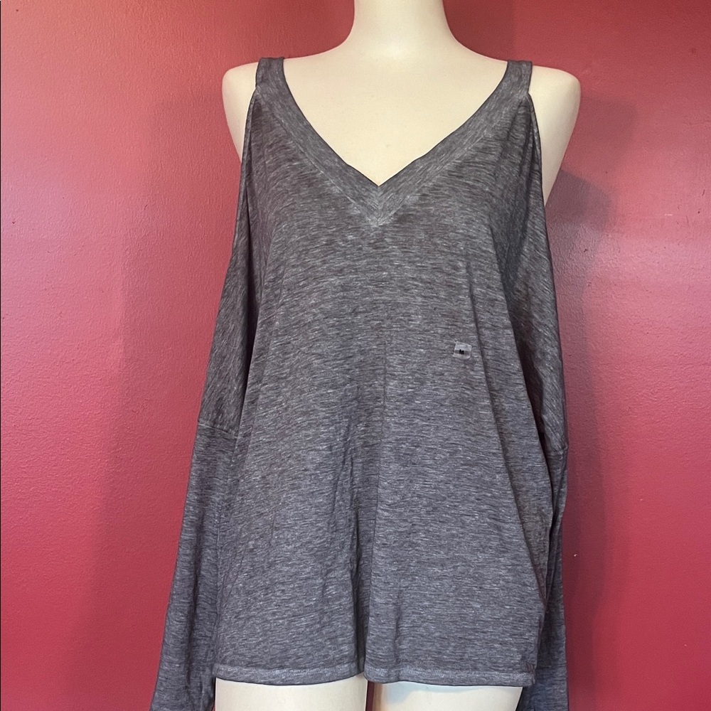 New Gray V-Neck cold shoulder express Women's Top - Picture 1 of 13